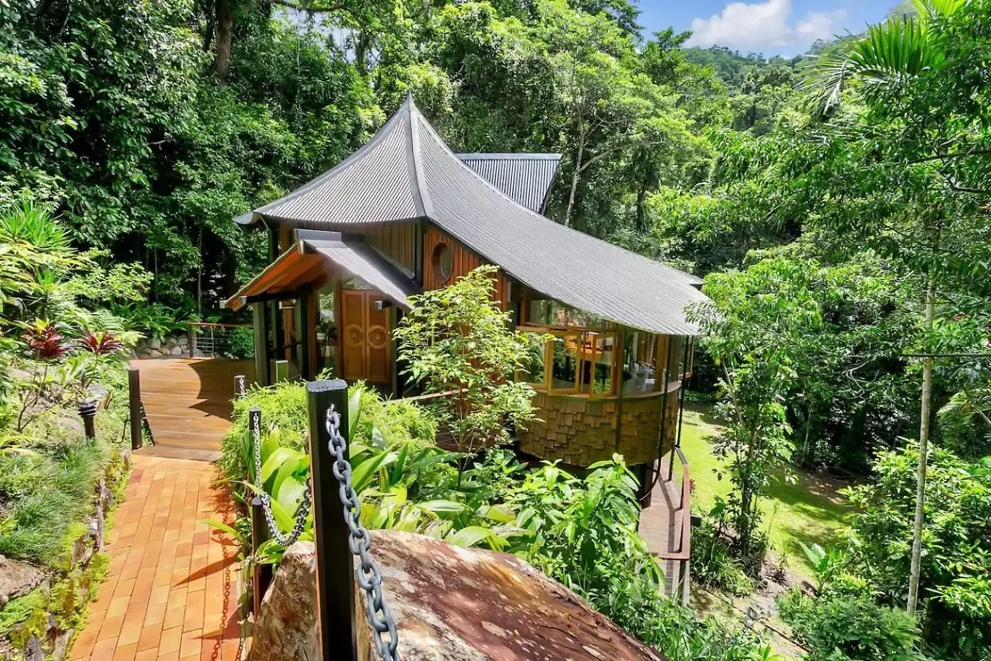 Hideaway Treehouse - A Secluded Rainforest Retreat Bayview Heights